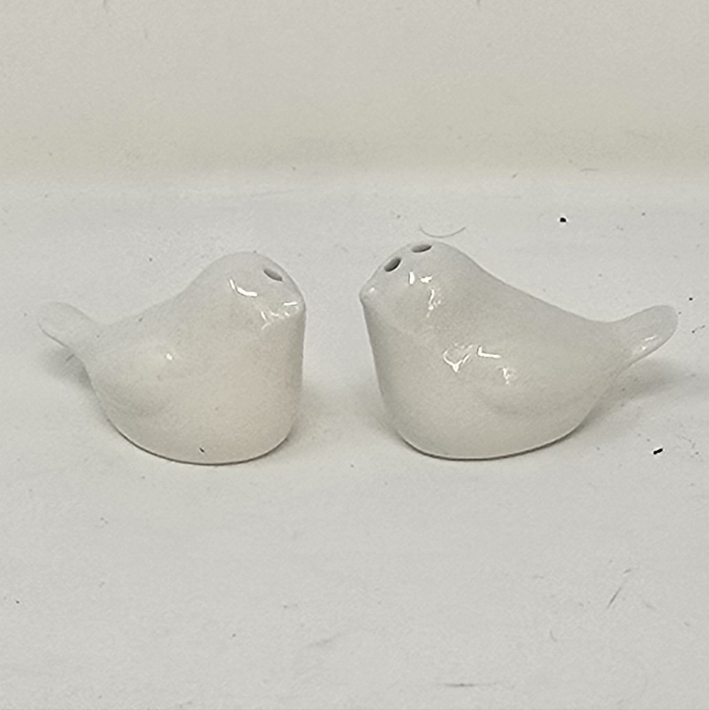 Vintage small‎ birds salt pepper shakers ceramic porcelain white kitchen decor